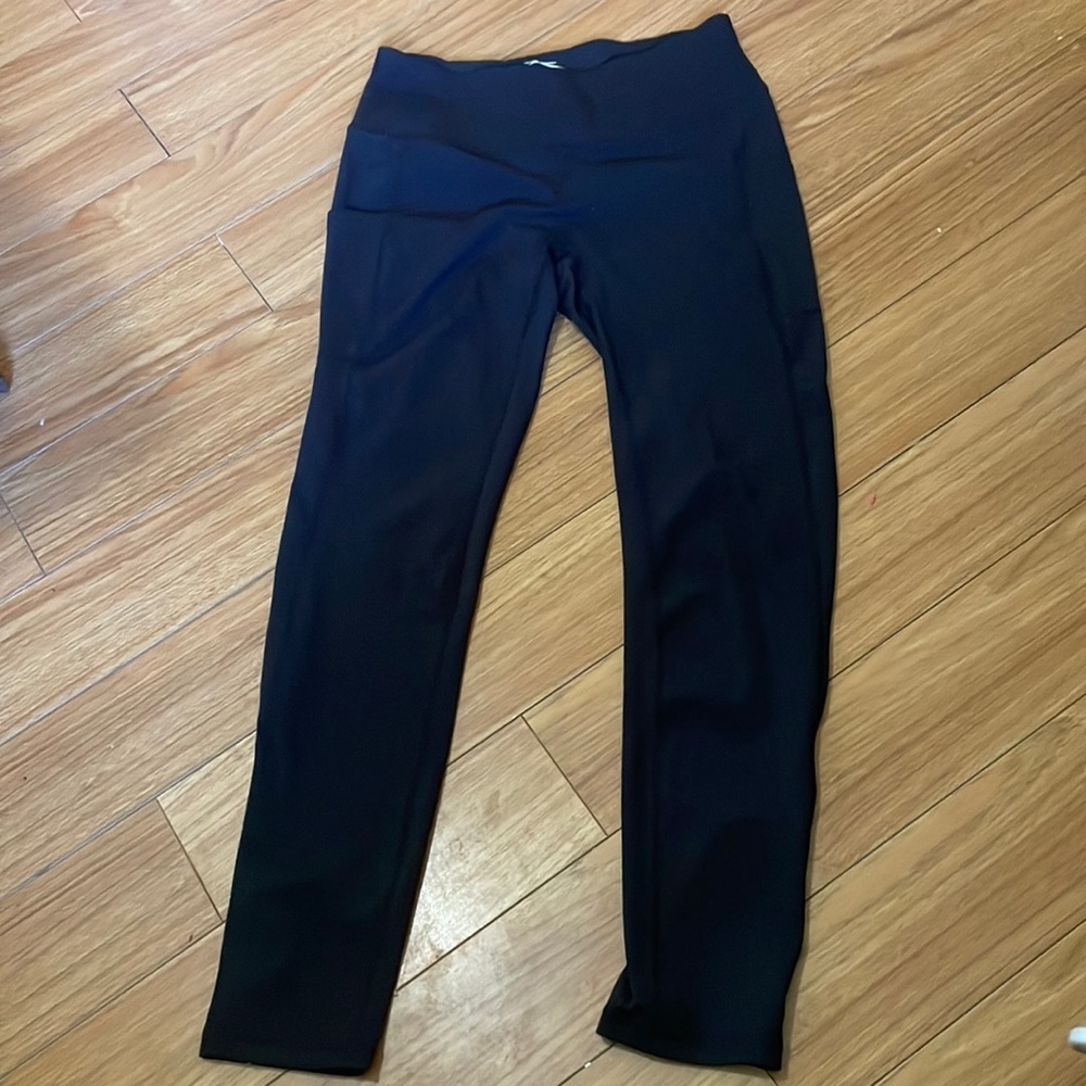 Along Fit leggings size medium - capri length